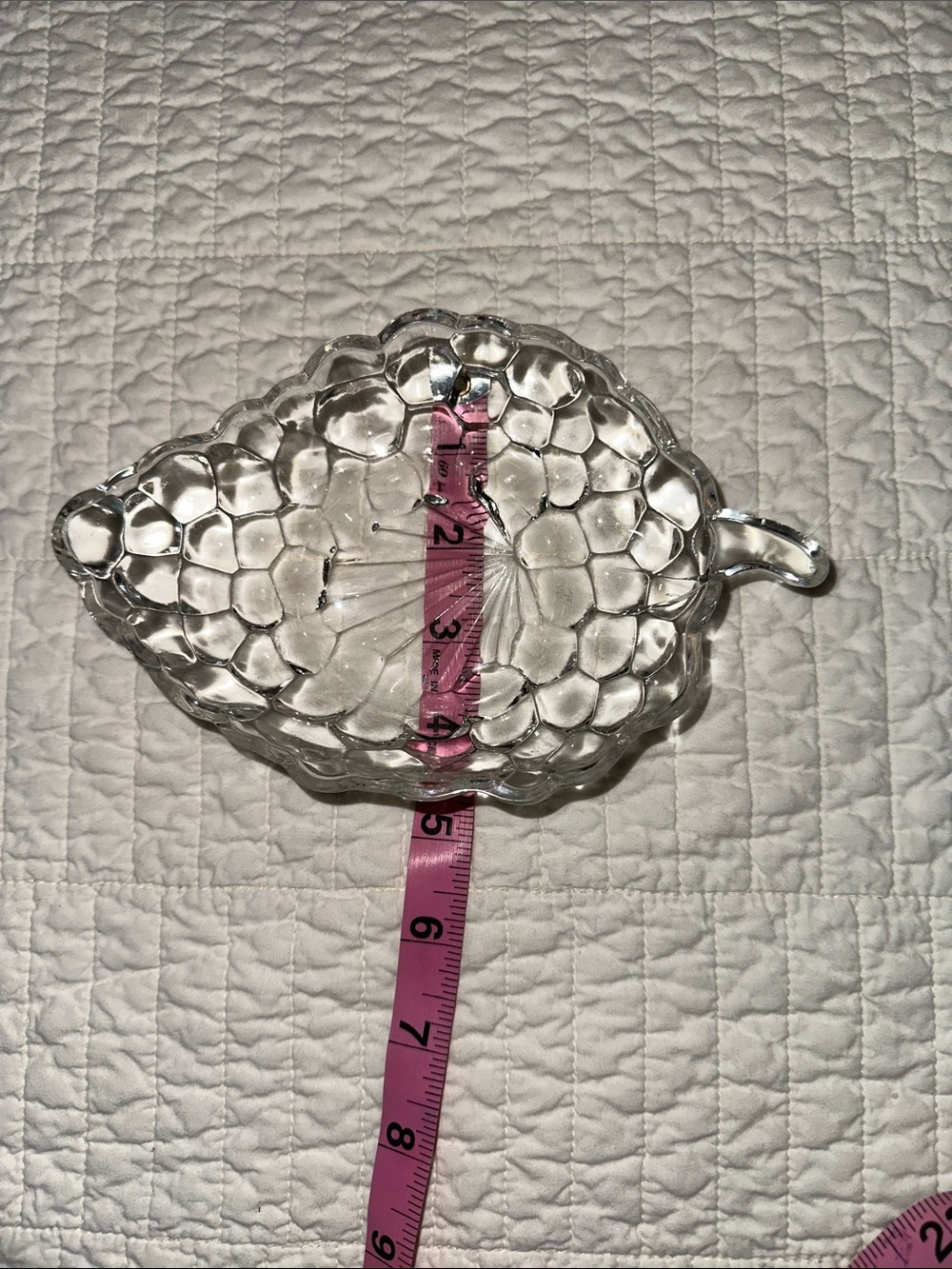 Vintage Grandmillenial Clear Glass Grape Leaf  Serving Jewelry Trinket Dish - Picture 5 of 5
